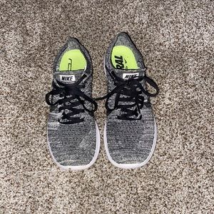 Woman’s Size 8 Nike Mesh Free Runs